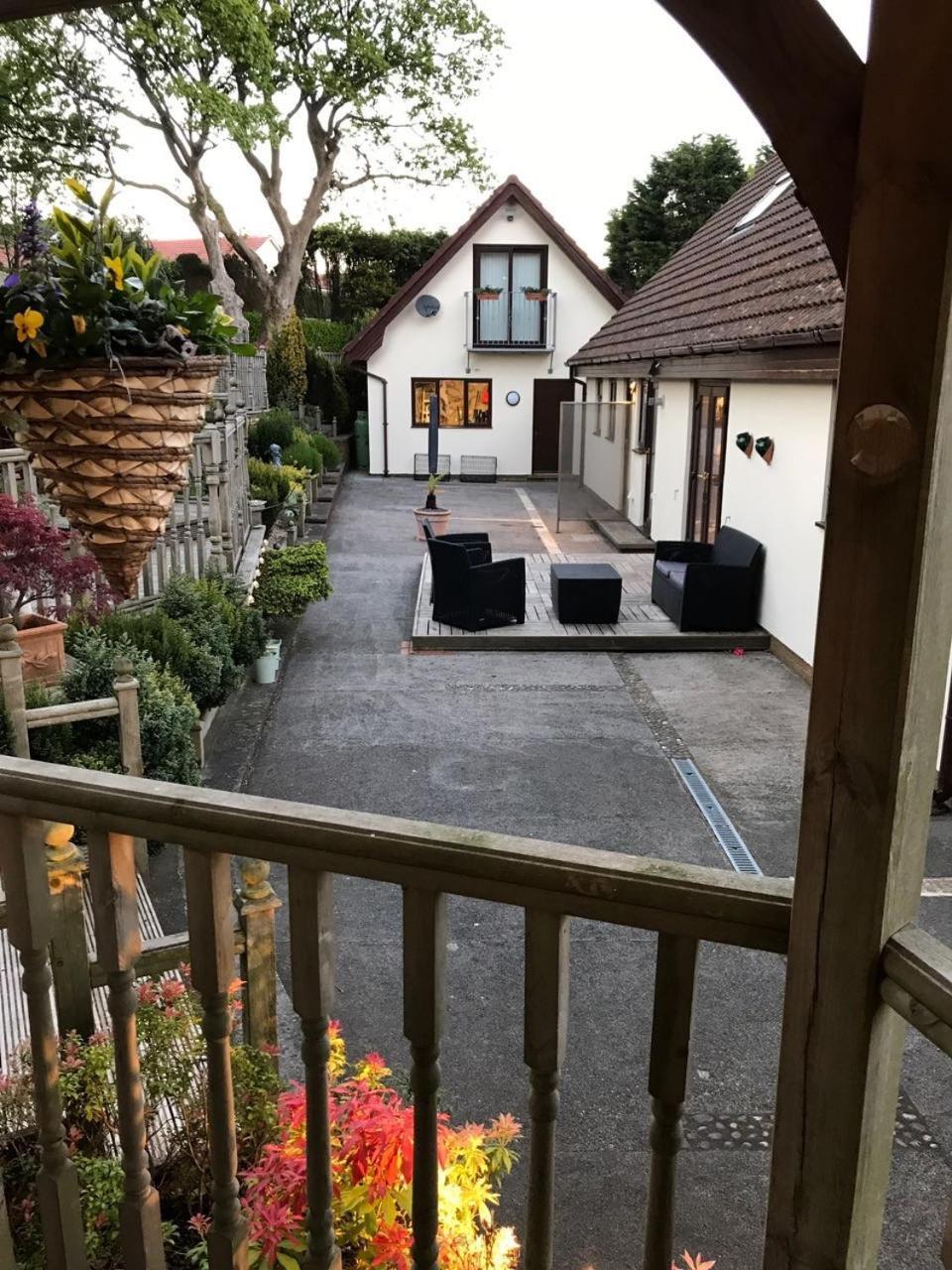The Firs - Englefield Studio Bed & Breakfast Douglas Exterior photo